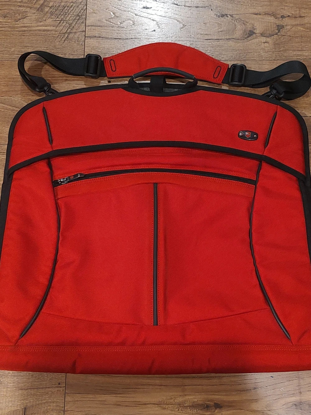 Victorinox Swiss Army Red Traveler Garment Bag